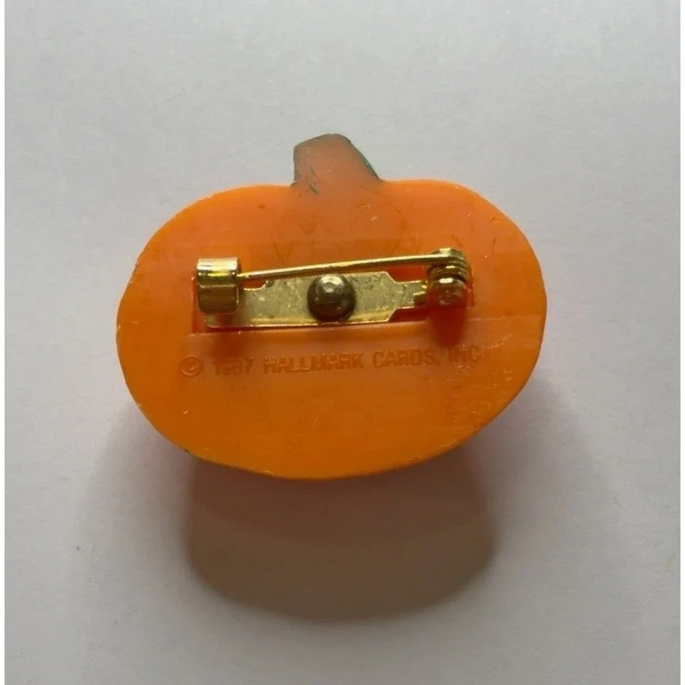 Vintage 1987 Hallmark Jack O Lantern Pumpkin Brooch Halloween Plastic Pin